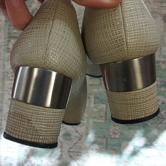 Vintage Stuart Weitzman Heels - Picture 5 of 10